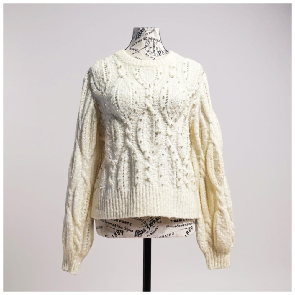 Gab & Kate Women’s Ivory Cable Knit Sweater. With Pearl Accents. Size M/L